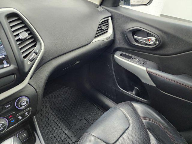 used 2017 Jeep Cherokee car