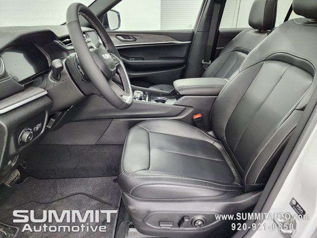 new 2025 Jeep Grand Cherokee car, priced at $47,833
