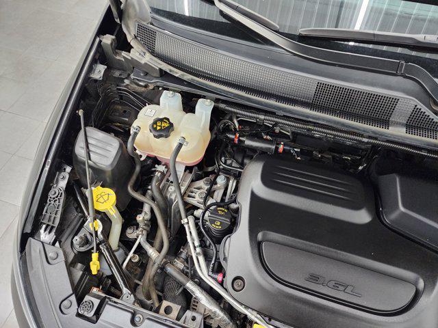 used 2023 Chrysler Pacifica car, priced at $25,999