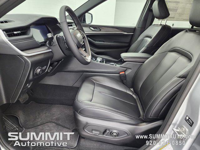 new 2025 Jeep Grand Cherokee car, priced at $49,704