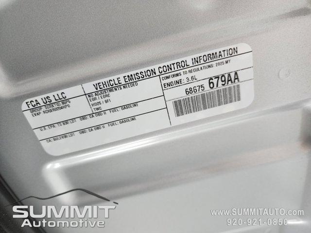 new 2025 Jeep Grand Cherokee car, priced at $49,704