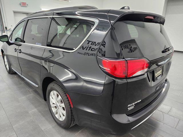 used 2017 Chrysler Pacifica car