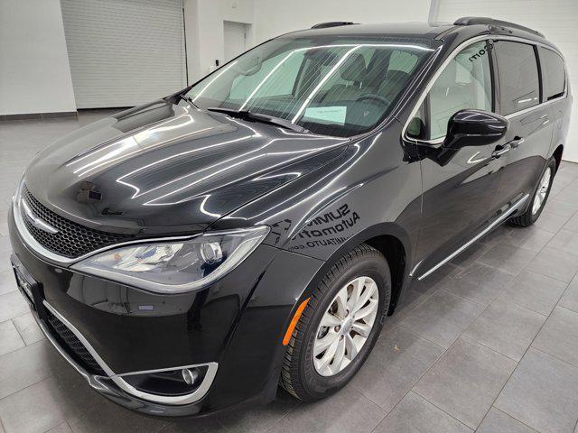 used 2017 Chrysler Pacifica car