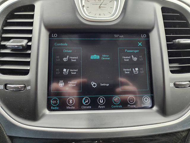 used 2019 Chrysler 300 car