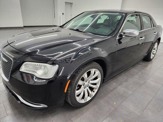 used 2019 Chrysler 300 car