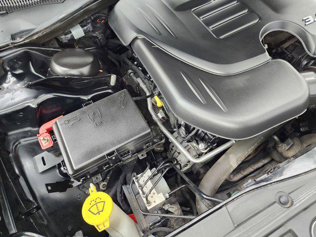 used 2019 Chrysler 300 car