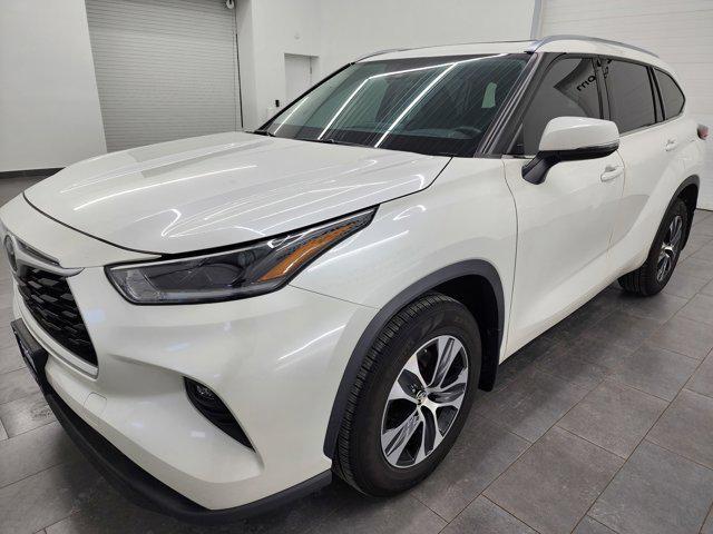 used 2021 Toyota Highlander car, priced at $32,499