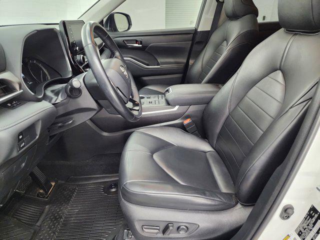 used 2021 Toyota Highlander car, priced at $32,499