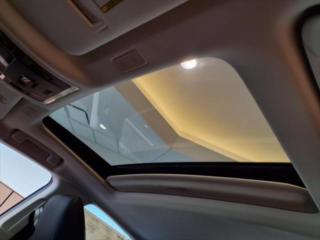 new 2025 Lexus ES 300h car, priced at $52,134