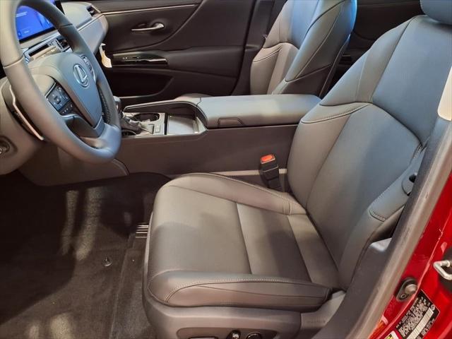 new 2025 Lexus ES 300h car, priced at $52,134