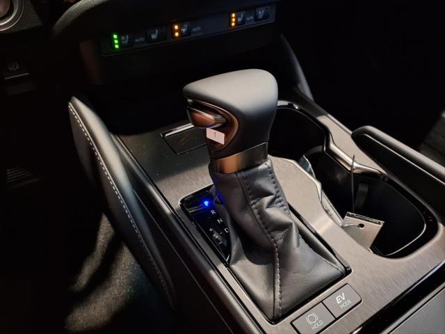 new 2025 Lexus ES 300h car, priced at $52,134