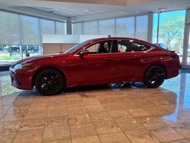new 2025 Lexus ES 300h car, priced at $52,134