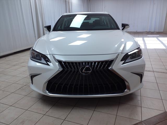 new 2024 Lexus ES 300h car, priced at $51,480