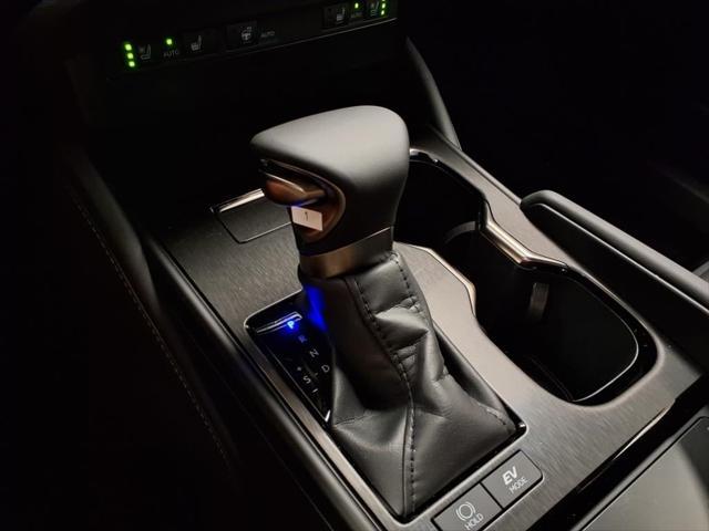 new 2025 Lexus ES 300h car, priced at $52,624
