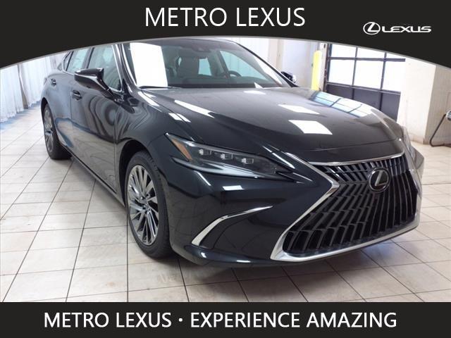 new 2024 Lexus ES 300h car, priced at $55,875