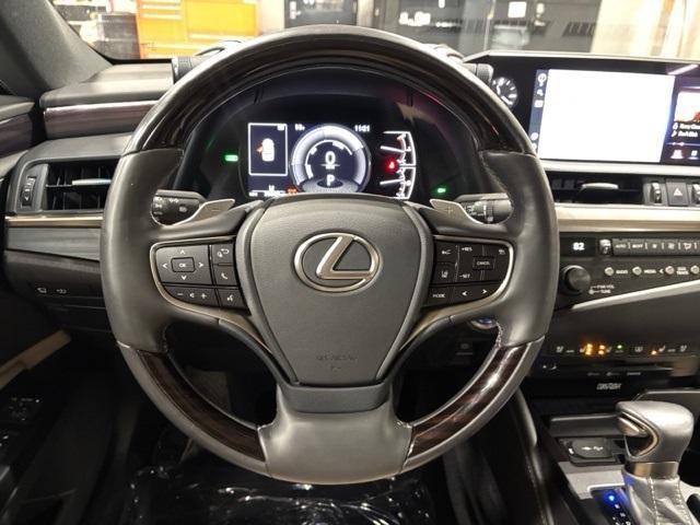 used 2020 Lexus ES 300h car, priced at $38,426