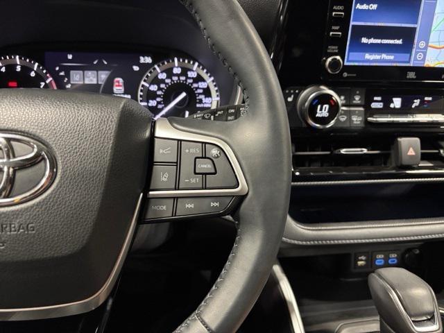 used 2022 Toyota Highlander car, priced at $39,975