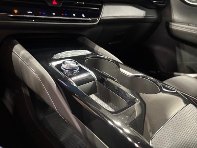 used 2025 Buick Envision car, priced at $40,367