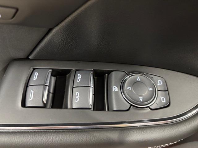 used 2025 Buick Envision car, priced at $40,367