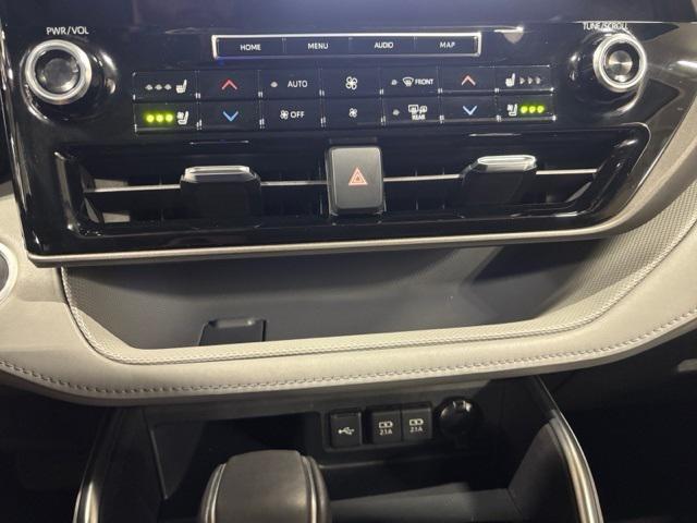 used 2020 Toyota Highlander car, priced at $32,645