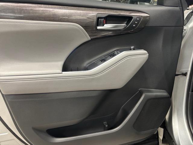 used 2020 Toyota Highlander car, priced at $32,645