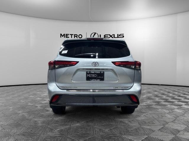 used 2020 Toyota Highlander car, priced at $32,645