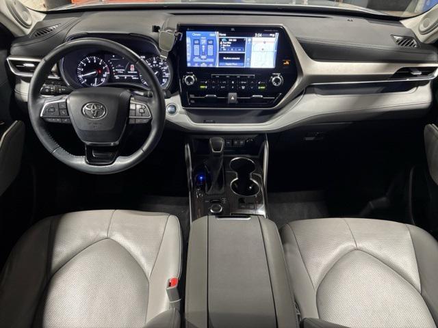 used 2020 Toyota Highlander car, priced at $32,645