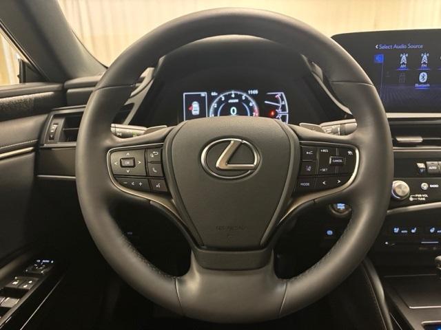 used 2022 Lexus ES 250 car, priced at $35,847