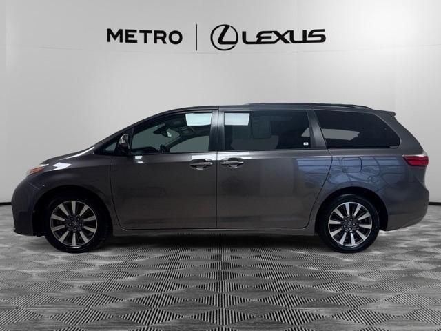 used 2018 Toyota Sienna car, priced at $29,657