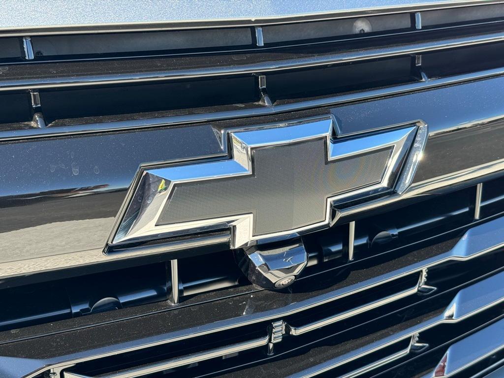 new 2025 Chevrolet Suburban car, priced at $73,800