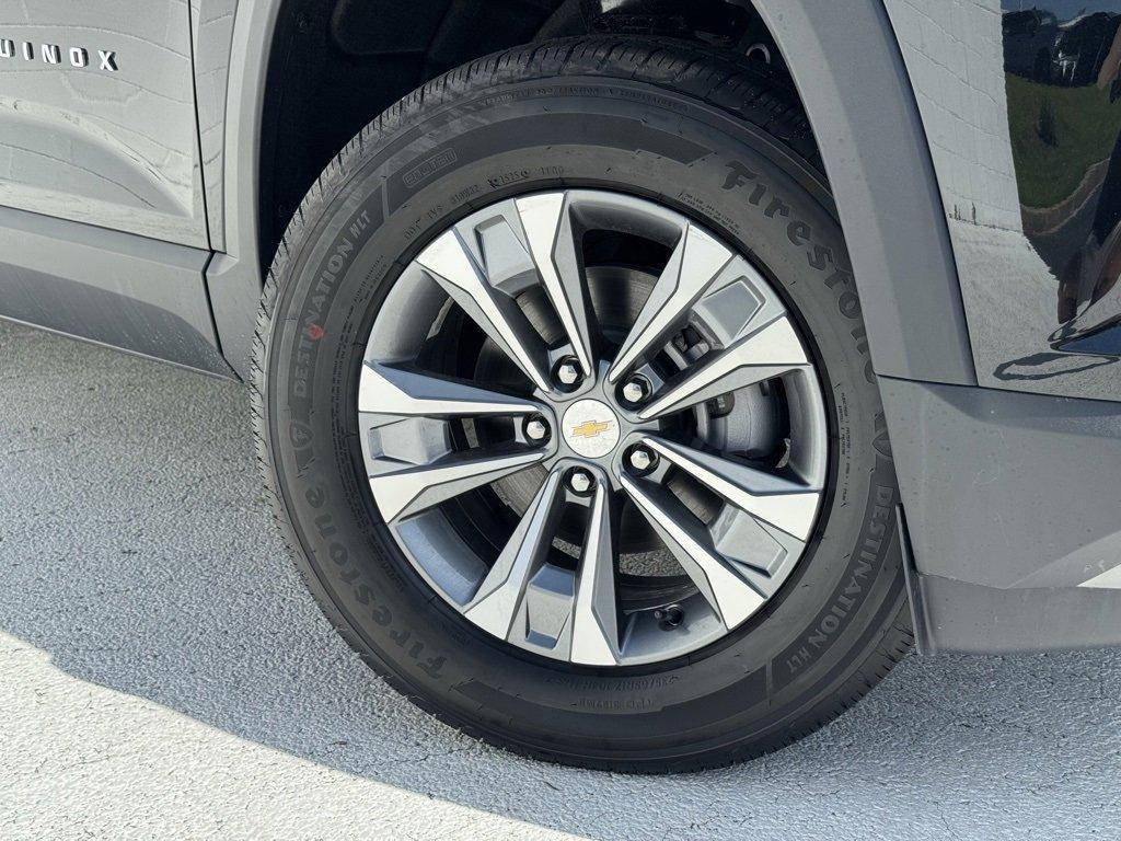 new 2026 Chevrolet Equinox car, priced at $30,245