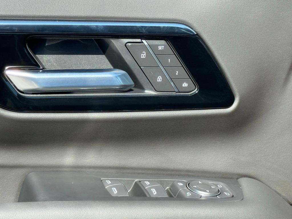 new 2025 Chevrolet Tahoe car, priced at $77,280