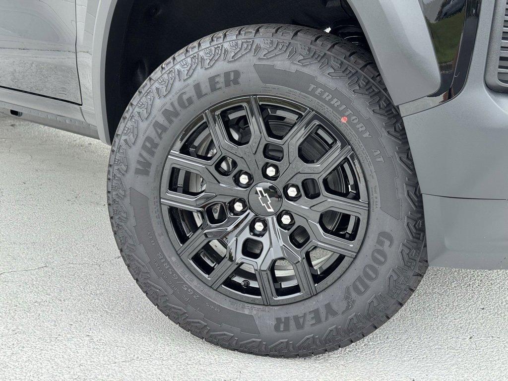 new 2026 Chevrolet Colorado car, priced at $43,610