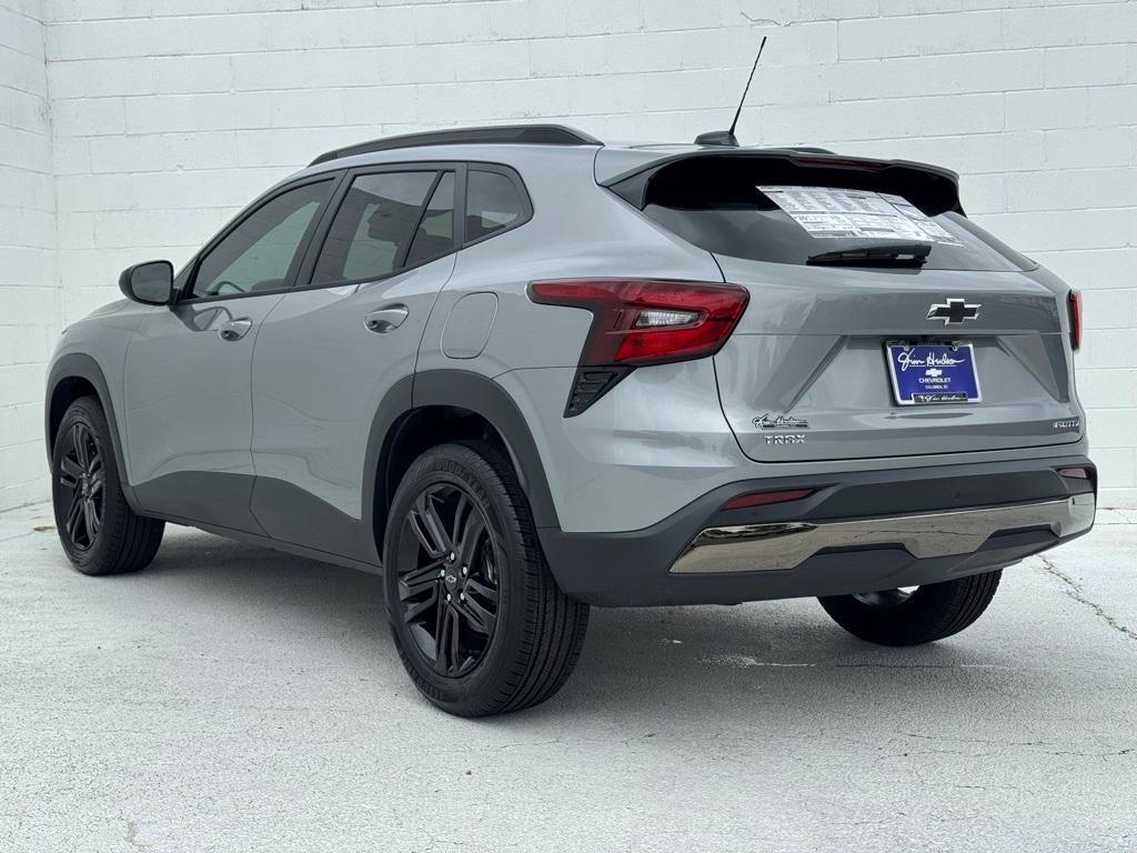 new 2025 Chevrolet Trax car, priced at $27,850