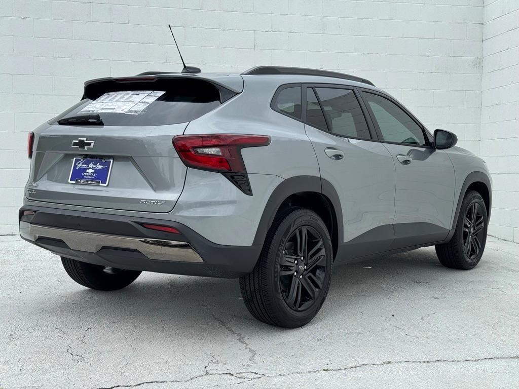 new 2025 Chevrolet Trax car, priced at $27,850