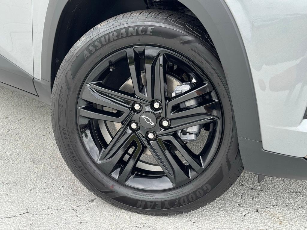 new 2025 Chevrolet Trax car, priced at $27,850