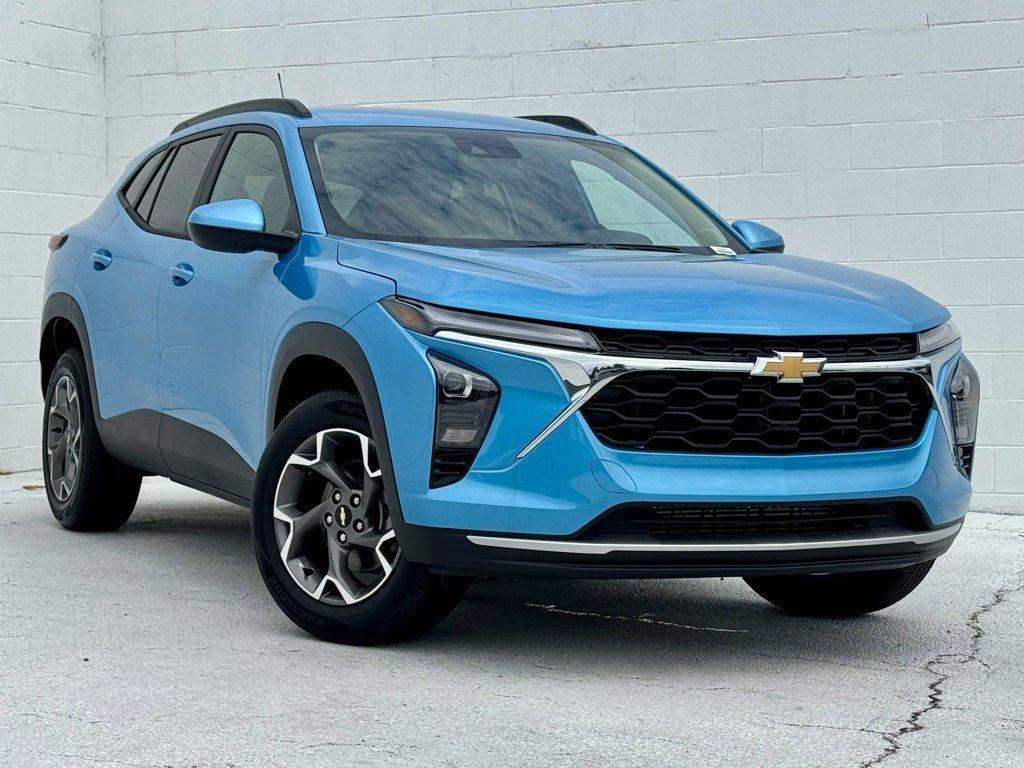 new 2025 Chevrolet Trax car, priced at $25,975