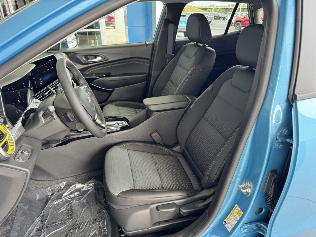 new 2025 Chevrolet Trax car, priced at $25,975