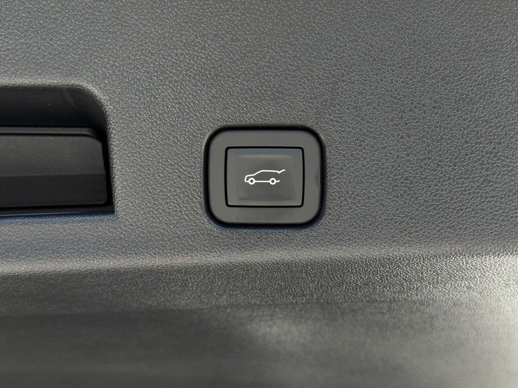 new 2025 Chevrolet Traverse car, priced at $56,070