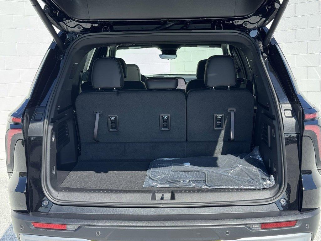 new 2025 Chevrolet Traverse car, priced at $56,070