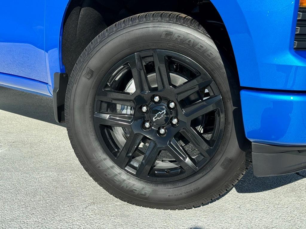 new 2025 Chevrolet Silverado 1500 car, priced at $40,240