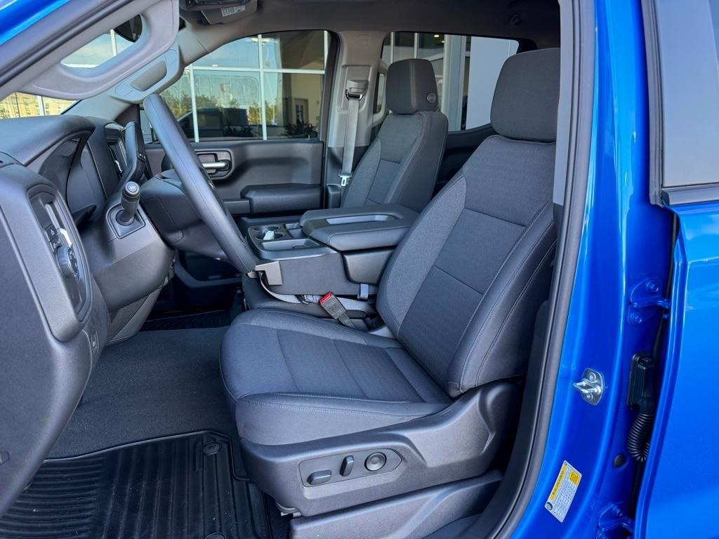 new 2025 Chevrolet Silverado 1500 car, priced at $40,240