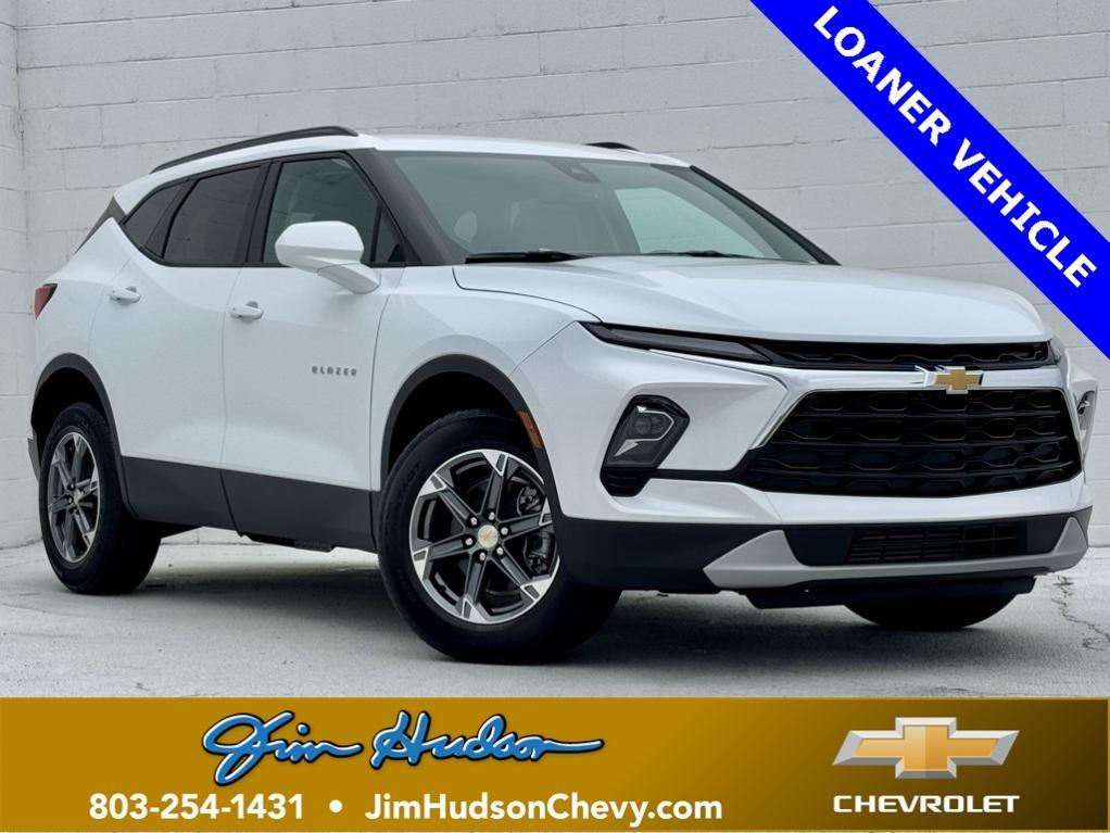 new 2025 Chevrolet Blazer car, priced at $36,020