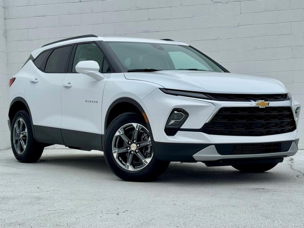 new 2025 Chevrolet Blazer car, priced at $36,020