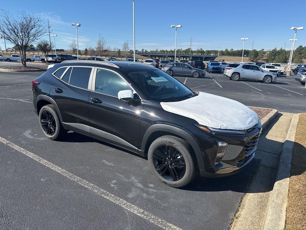 new 2025 Chevrolet Trax car