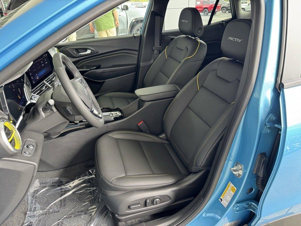 new 2025 Chevrolet Trax car, priced at $26,555
