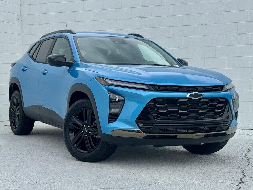 new 2025 Chevrolet Trax car, priced at $26,555