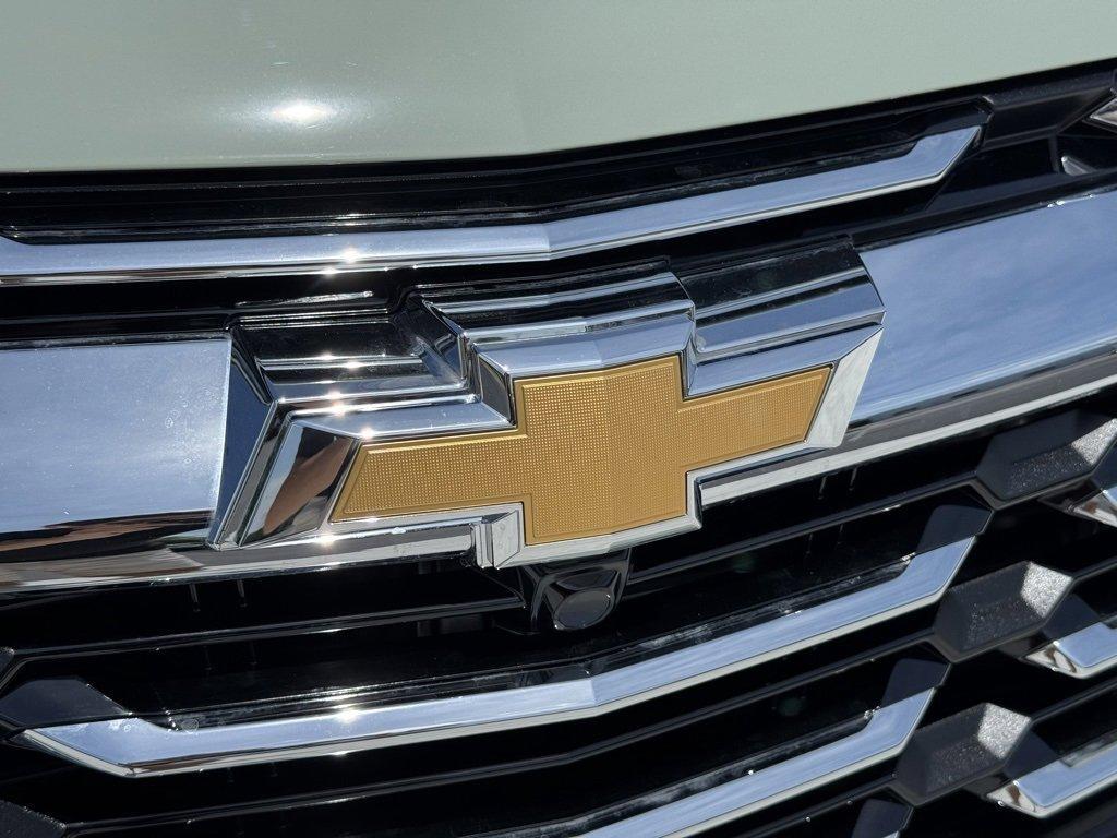 new 2026 Chevrolet Equinox car, priced at $30,245