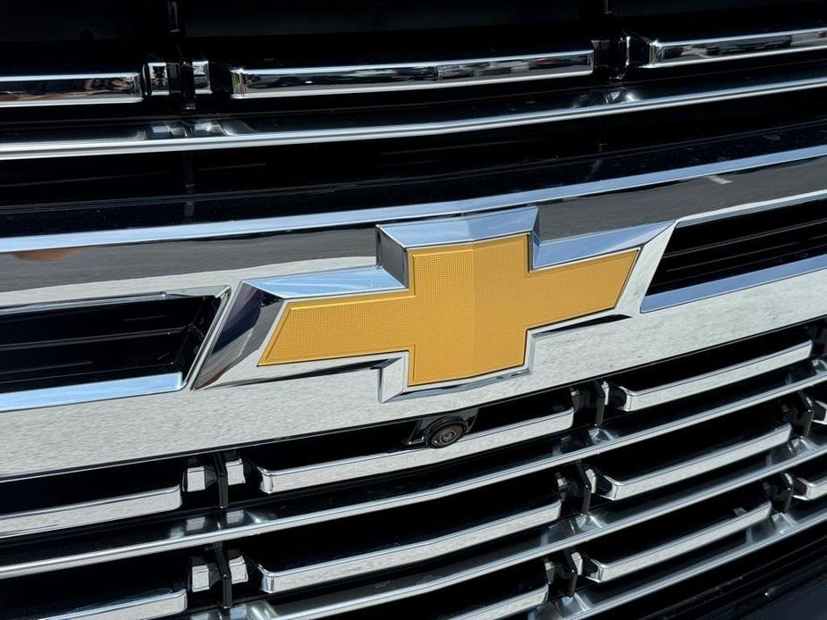 new 2024 Chevrolet Suburban car, priced at $76,080