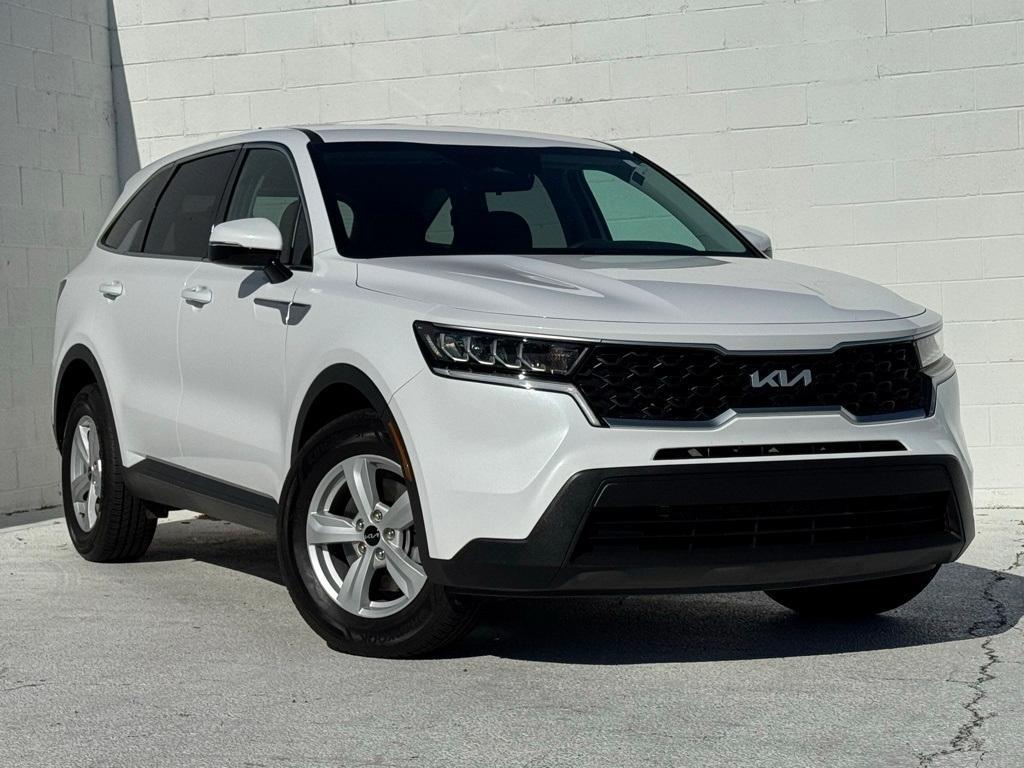 used 2023 Kia Sorento car, priced at $24,354